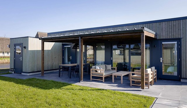 Waterfront Retreat, Friesland