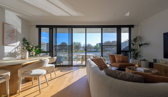 Waterfront Retreat-North Coogee, beachfront,Sauna, family friendly, Fremantle