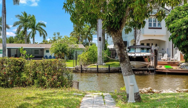 Waterfront Retreat in the Heart of Naples!