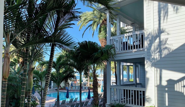 Waterfront Retreat, Old Town, 7 Nights, Sleeps 2, Hyatt, Swimming Pool, Hot Tub