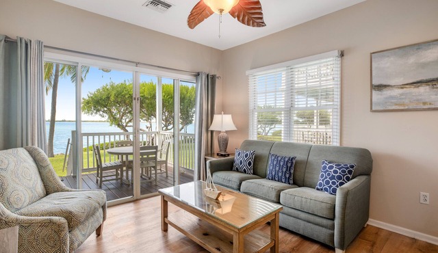 Waterfront retreat with balcony views, kayak, SUP, central AC & washer/dryer