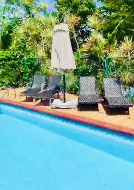 Waterfront, Scenic Home, With Pool, 3 Miles From Equestrian Activities