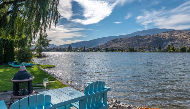 Waterfront self-contained 1 Bedroom Suite - Sleeps 2