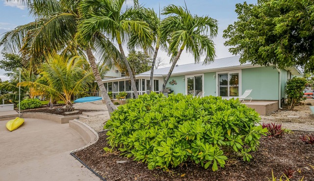 Waterfront, Single-Story Home on a Canal w/Dock, Kayaks, AC - 1 Small Dog OK