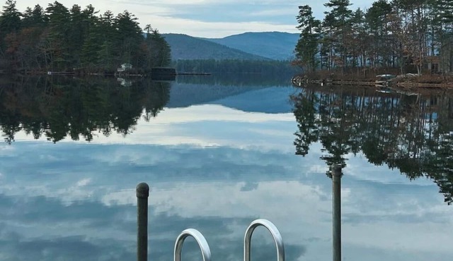 Waterfront Squam home, 7 BR/5 Bath, Dock, Pickleball+Tennis, Kayaks+Paddleboards