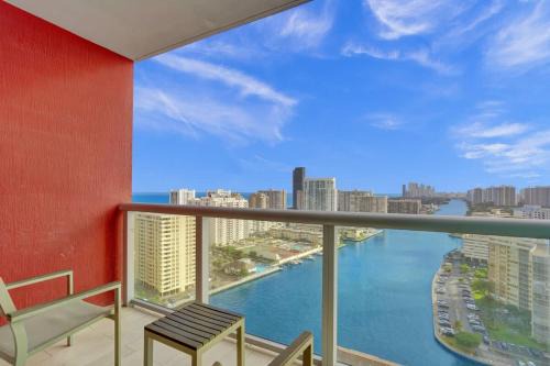 Waterfront Studio in Resort Beach Pool Gym 2405