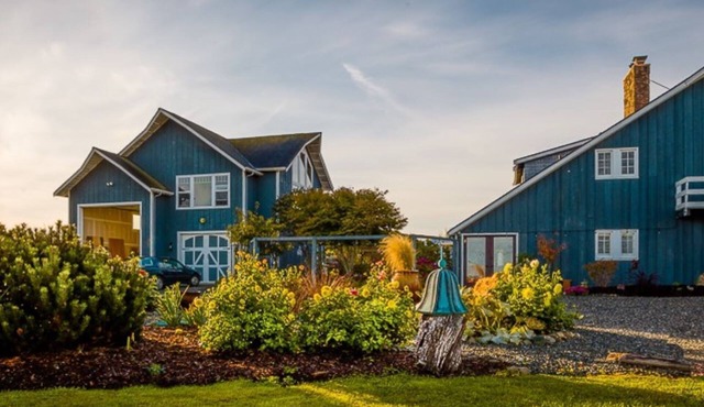 Waterfront Studio Private Guest Suite at Dungeness Barn House