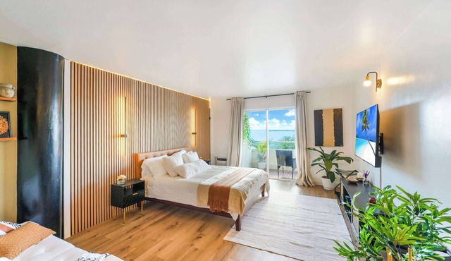 Waterfront Studio | Free Parking | North Bay Village