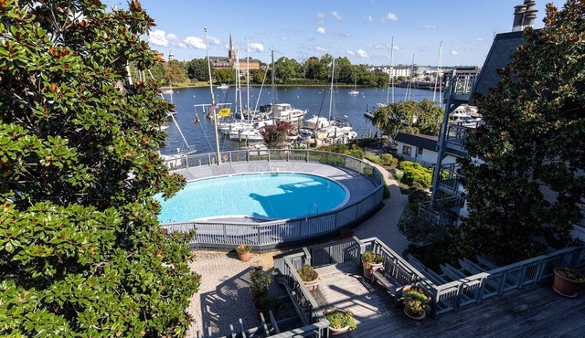 Waterfront Suite with Views of Annapolis, Prime Eastport Location