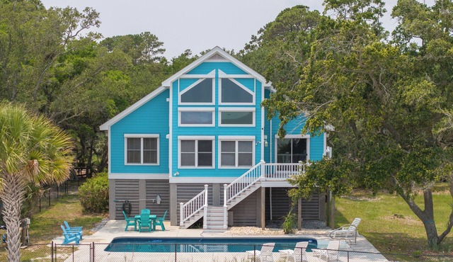 Waterfront Escape - Seasonal Pool– Perfect for Families & Friends!