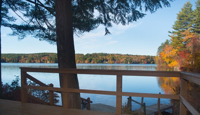 Waterfront Vacation Home For Up To 5 Guests. Canoe, Swim, Ski, and Have Fun.