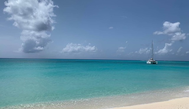 Waterfront Villa - dockage for 2 boats included in rental