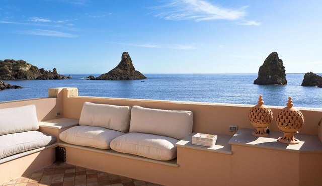 Waterfront villa with outdoor hot tub