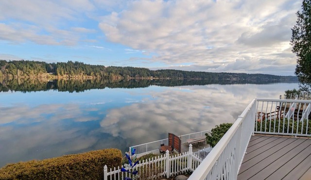 Waterfront Villa with Private Beach, Hot tub, EV & WFH
