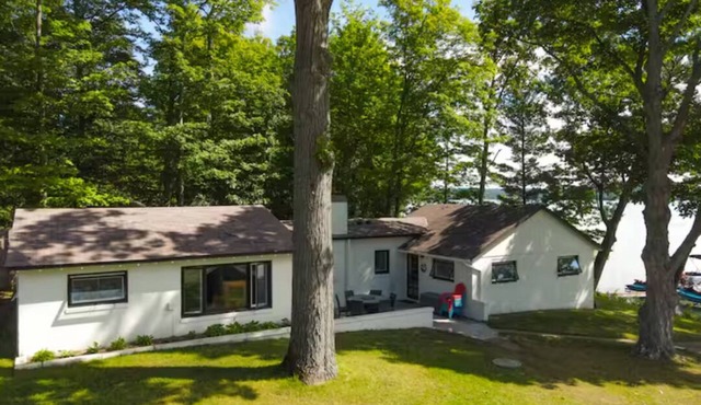 Waterfront w/Beach on Elk Lake - Cabin 5
