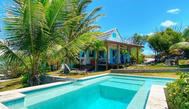 WATERFRONT W/POOL, TAMARIND TREE