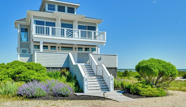 Waterfront Westhampton Haven: Private Beach