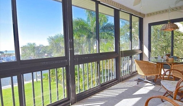 Waterfront withGreat Views, Heated Pool Overlooking the Bay, Quiet, Friendly Community #39