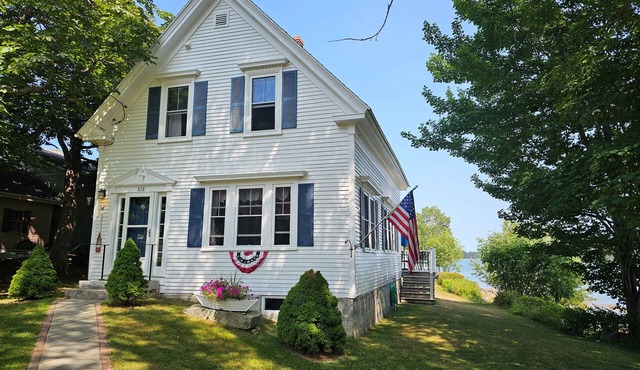 Waters Edge- Oceanfront Farmhouse in Deer Isle