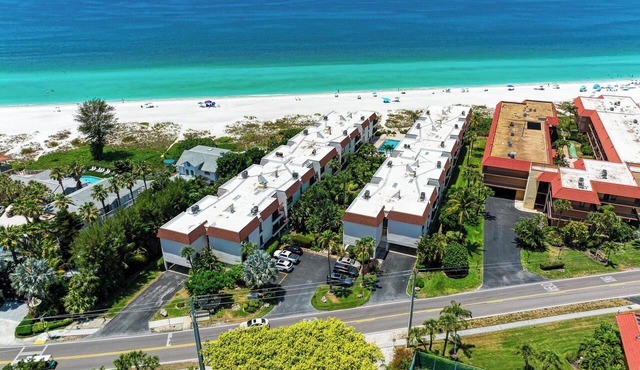 WatersEdge208DIRECT GULFFRONT Pool & Tennis – By Island Real Estate