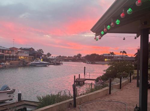 Waterside Hideaway