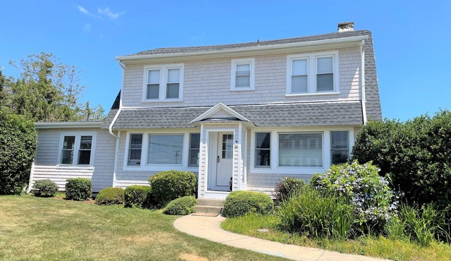 Waterview! Charming Updated Pt. Judith Beach Home
