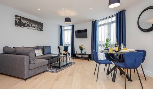Watford Cassio Deluxe - Modernview Serviced Accommodation