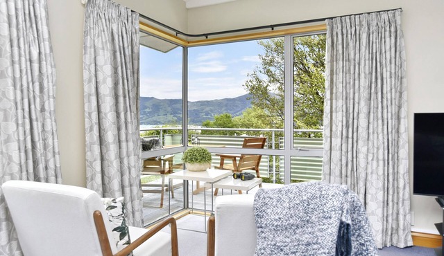 Watson St - Peaceful Akaroa Retreat