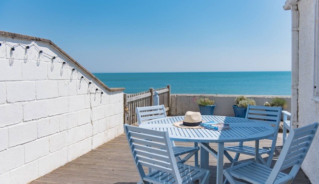 Wave Cottage - seaside cottage right on the beach by Bloom Stays
