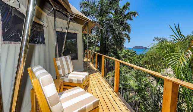 WAVEFRONT TEAK GLAMPING PARADISE