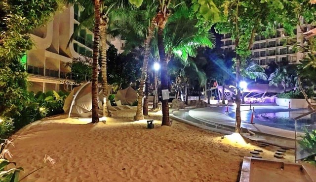 Wavepool 1BR Unit @ Azure Residences Near NAIA & Mall