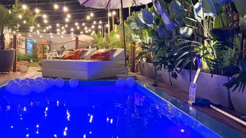 Waves Cabanas