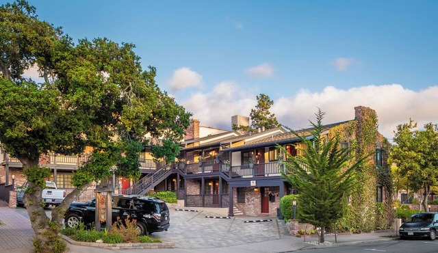 Wayside Inn