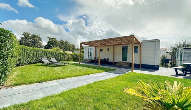 We would like to invite you to this brand new chalet for a wonderful beach holiday.