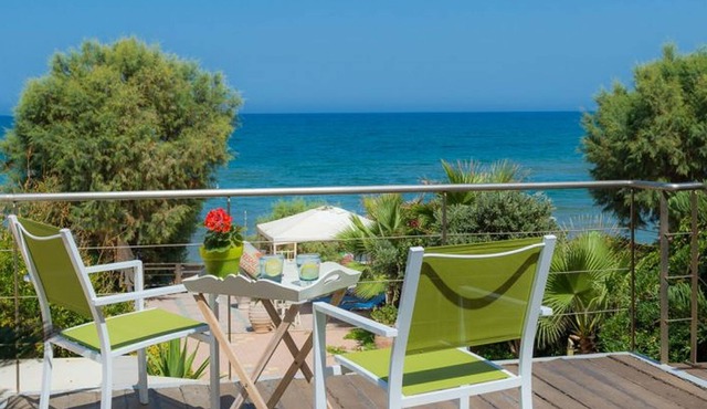 WEBNODE GRAND SUITE,a beachfront paradise!