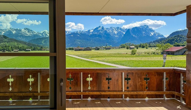 WeitBlick Zugspitze – Alpine Design & Panoramic Views for 4 People