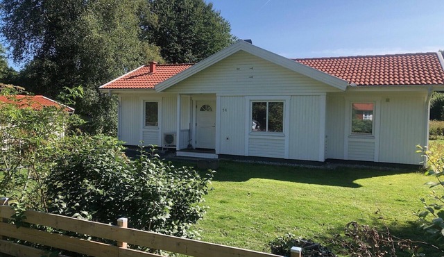 Welcome to a charming house on Österlen near beautiful nature, water and golf!