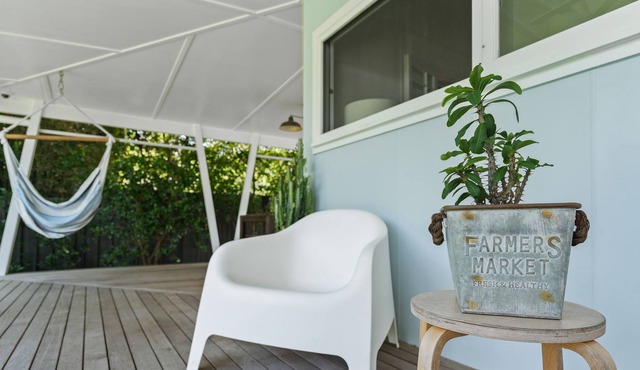 Welcome to, Back Beach Bungalow