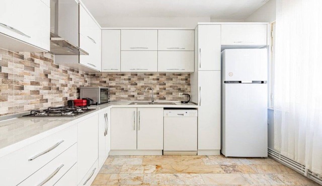 Welcome to our peaceful bright centrally-located home in the heart of Uskudar