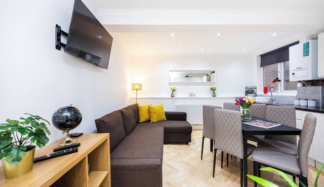 Welcome to Plotseeker’s 2 Bedroom Charming Family Apartment
