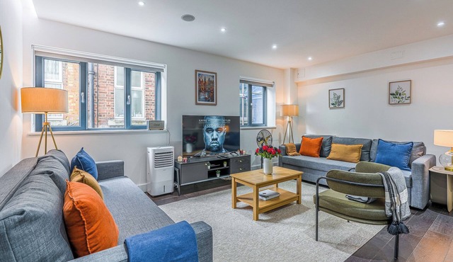 Welcome to Plotseeker’s Stylish Flat in West London – Near Earl's Court & Fulham