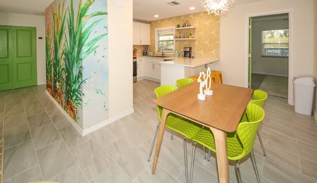 Welcome to the Pineapple Bungalow in Port Richey!