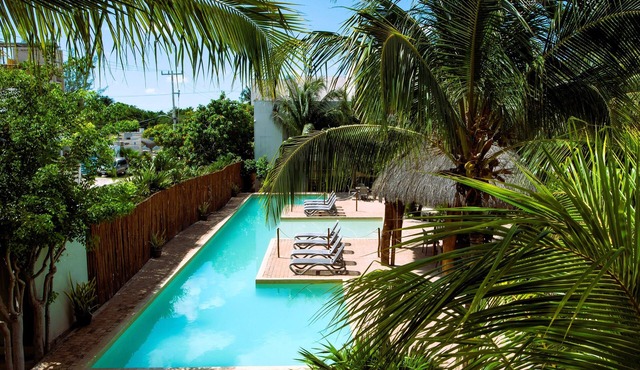 Welcome to this 1 bed 1 bath condo with splendid pool view