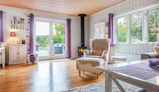 Welcome to this comfortable, spacious vacation home with outdoor whirlpool.