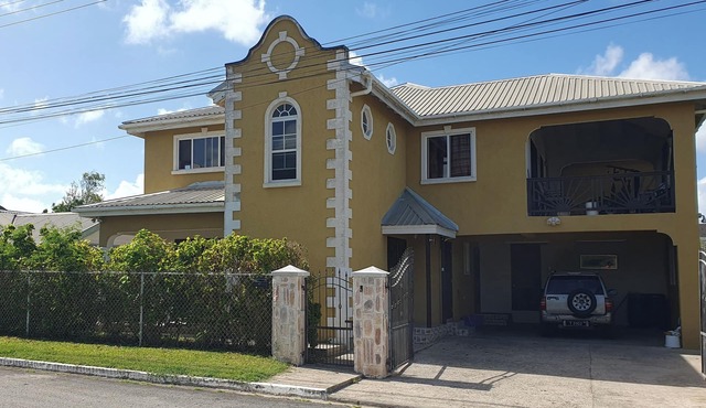 Welcoming 1-bedroom apartment in St Thomas.