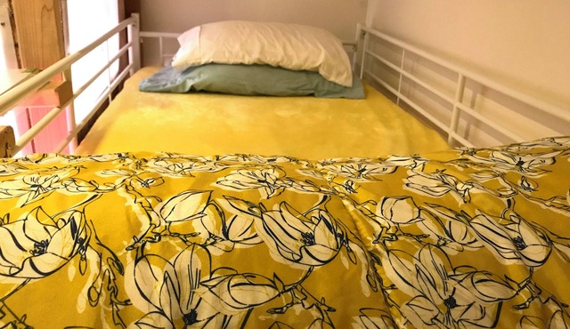Welcoming bed & breakfast Separate kitchenette with WiFi in Renton