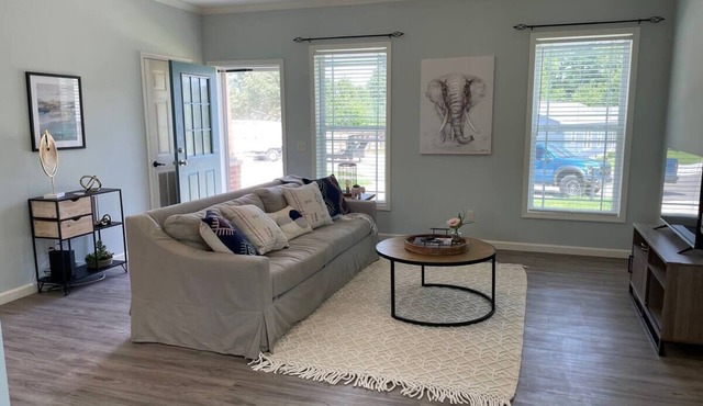 Welcoming Duplex for 2 Near Madison