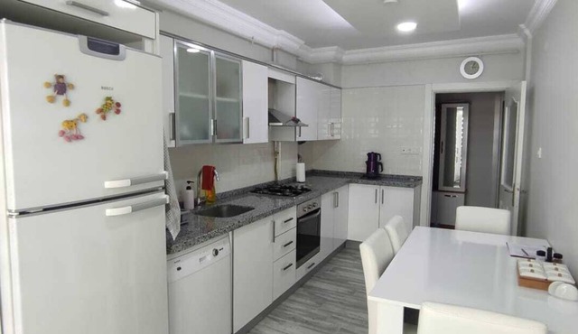 Well-Maintained 2+1 Apartment in the Center