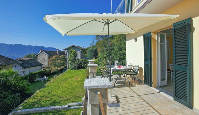 Well maintained 3½-room apartment with garden, balcony and beautiful lake view