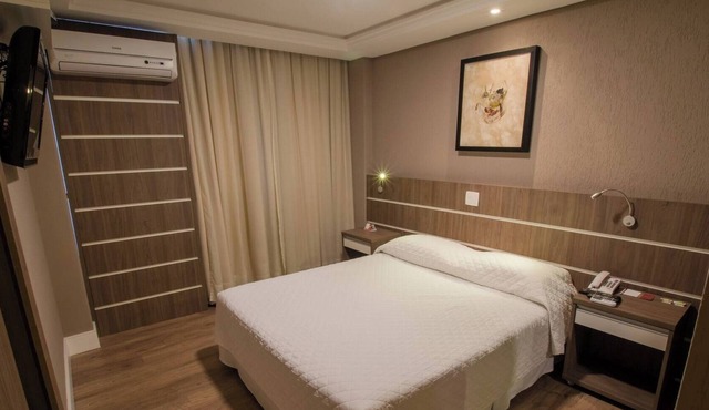 Well Maintained & Comfortable Master Suite